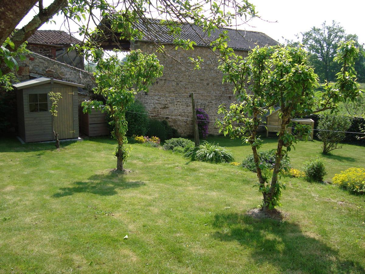 Demeure Du Castel Bed and Breakfast Les Châtelliers-Châteaumur Exteriör bild