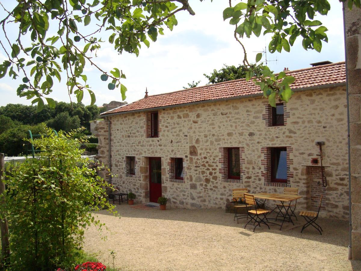 Demeure Du Castel Bed and Breakfast Les Châtelliers-Châteaumur Exteriör bild